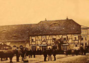 Nach 1813 entstanden Gebäude auf dem Areal des zerstörten Pfaffendorfes, welche als städtischer Fettviehhof und als eine Gaststätte dienten. 
